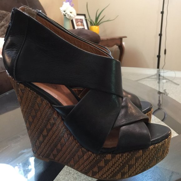 Aldo Platform Wedges - Picture 2 of 6